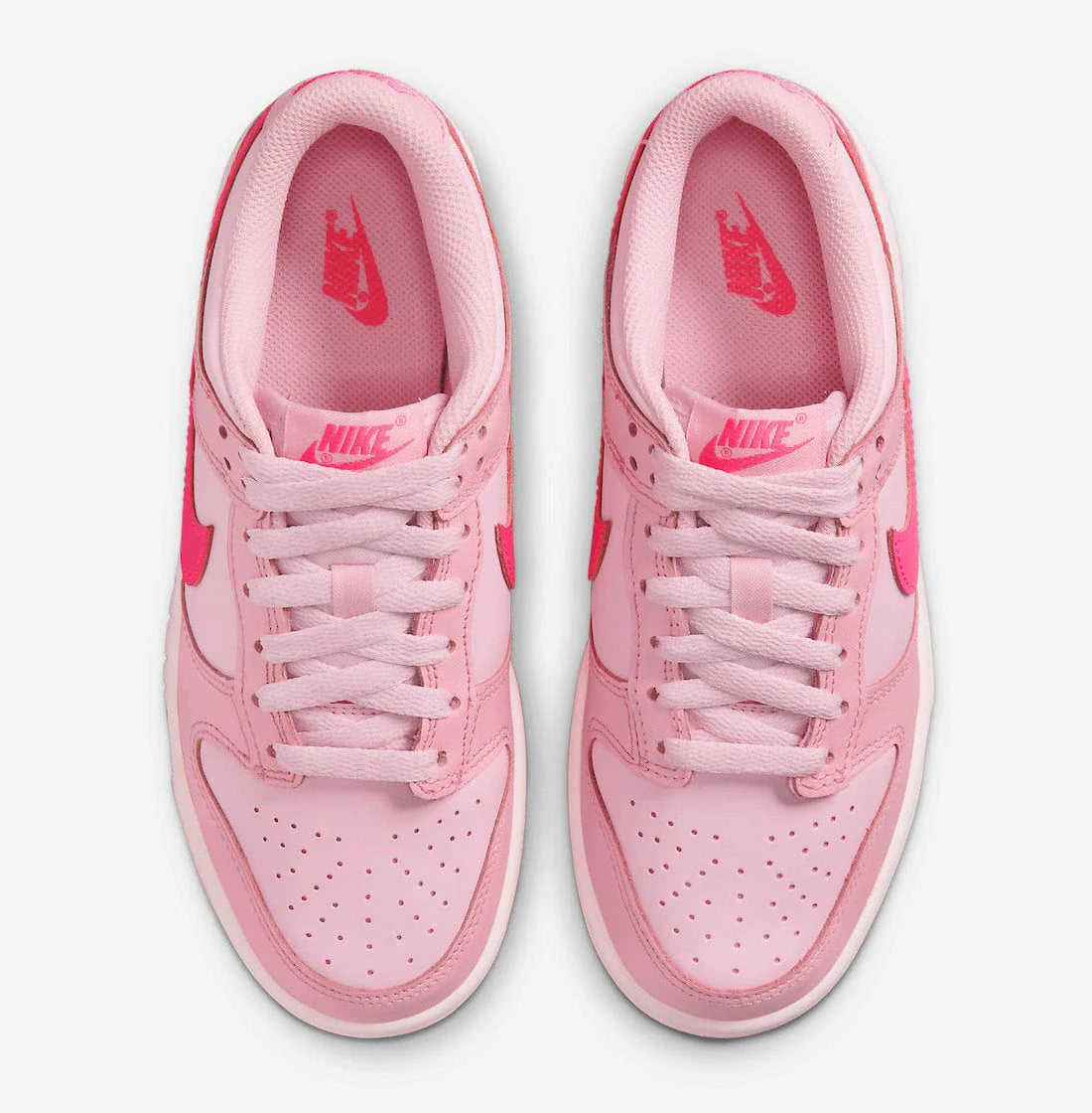 Nike Dunk Low Triple Pink