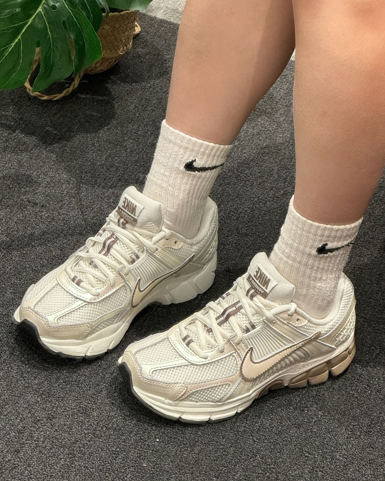 Nike Zoom Vomero 5 Sail Mink Marron Noir