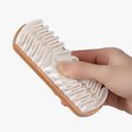 Brosse de nettoyage pour daim Mr. Sneakerseller – Manche en caoutchouc brut et hêtre