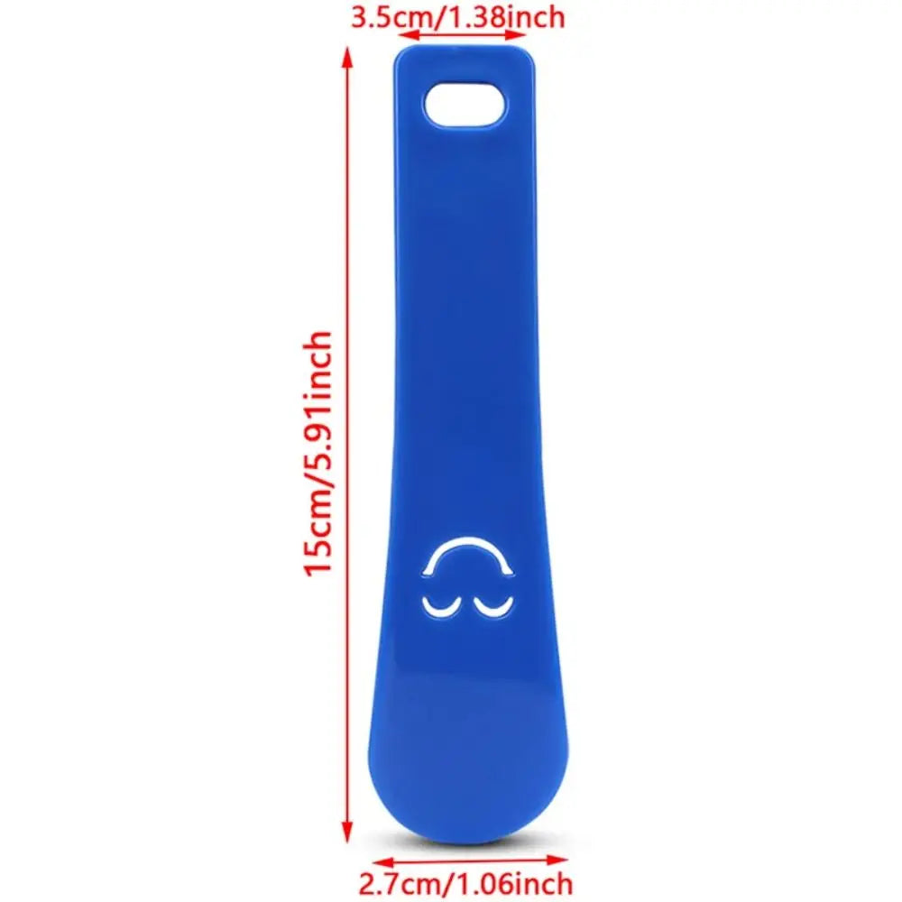 Chausse-pied compact en plastique de Mr. Sneakerseller – Design souriant et pratique (15 cm)