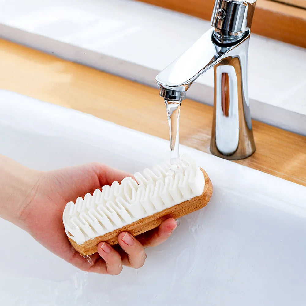 Brosse de nettoyage pour daim Mr. Sneakerseller – Manche en caoutchouc brut et hêtre