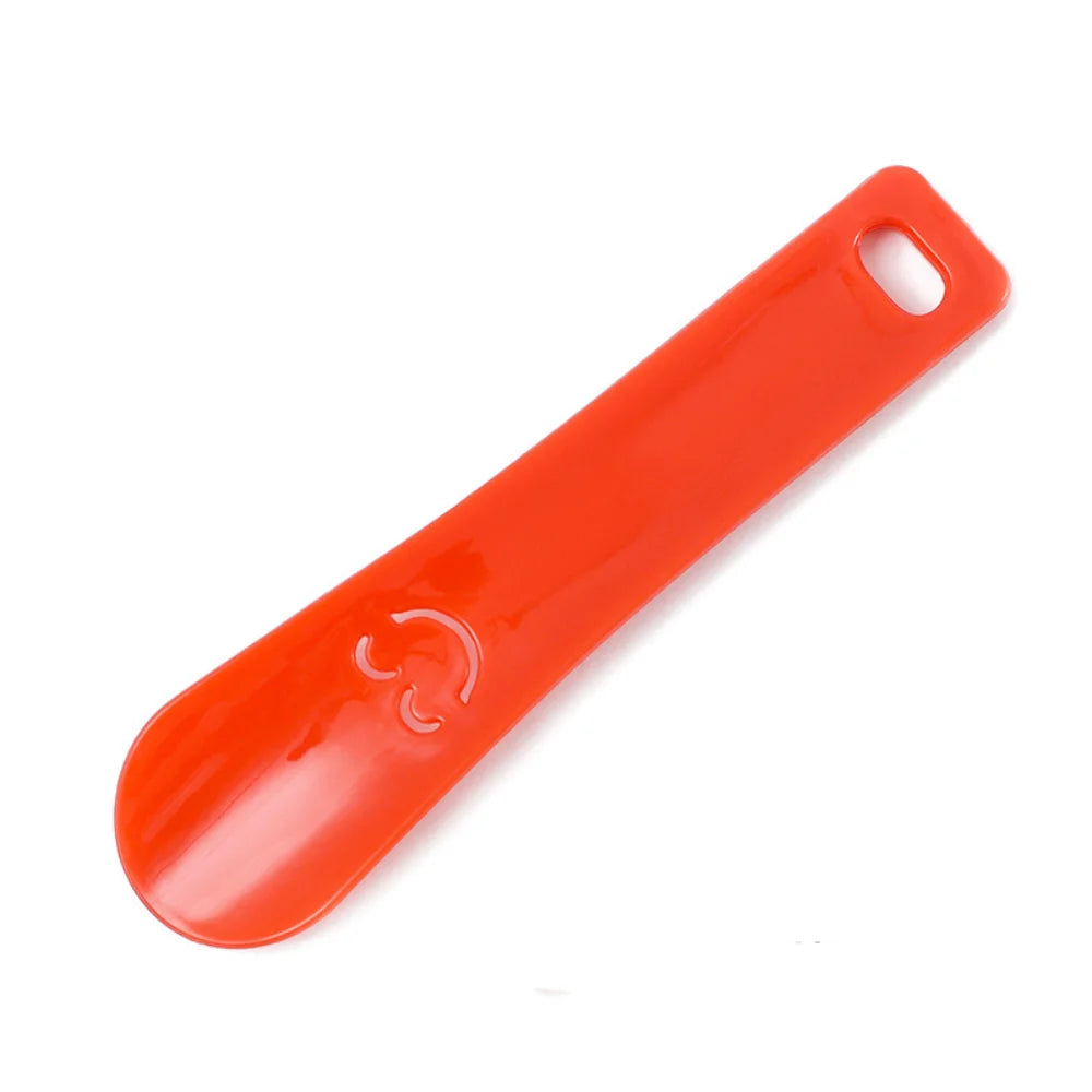 Chausse-pied compact en plastique de Mr. Sneakerseller – Design souriant et pratique (15 cm)