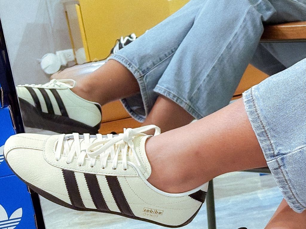adidas Tokyo Off White Core Noir Or Métallisé