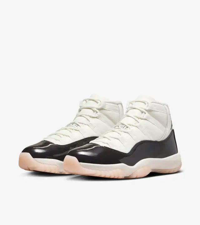 Air Jordan 11 Neapolitan